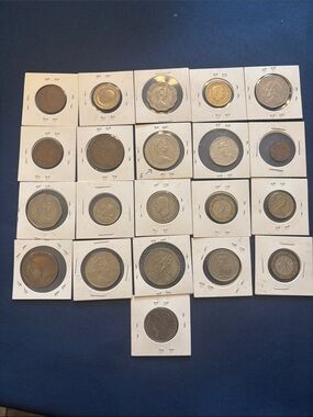 🌍 Mixed World Coin Collection - Assorted Metallic Tones. 21 coins